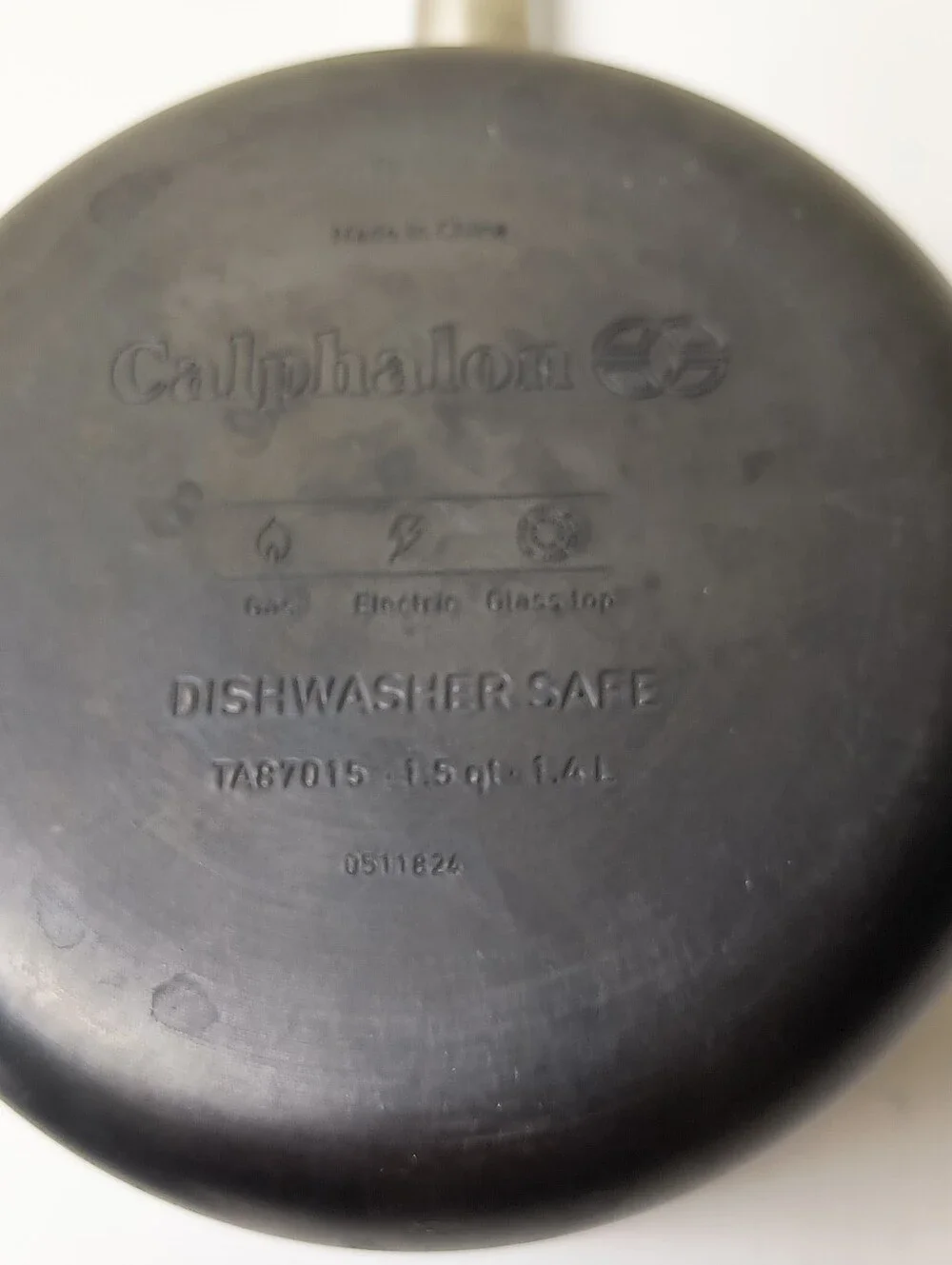 Calphalon 1.5qt/1.4L Black Saucepan with Glass Lid and Stainless Handle